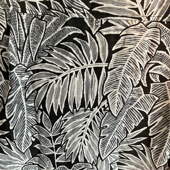 Tommy Bahama Coconut Fronds Short Sleeve Button Up Size Medium - Picture 6 of 6